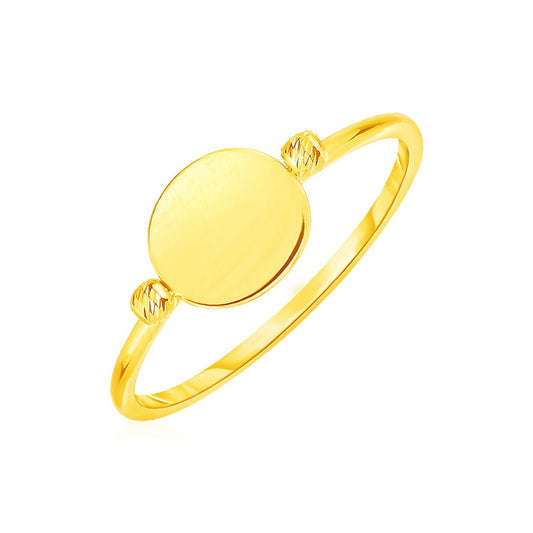 Gold Ring with Polished Oval